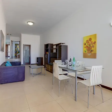 Modern 2 Bedroom Maisonette In Sliema *